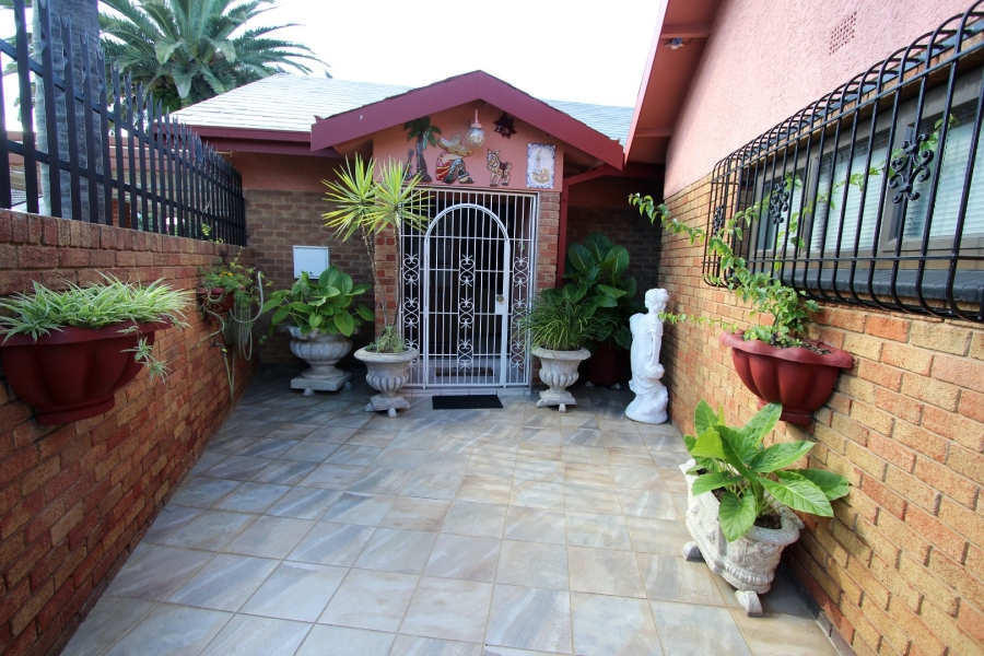 4 Bedroom Property for Sale in Naudeville Free State